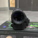 Монокуляр нічного бачення Spina optics PVS-14, 3х28, цифровий, 200 м, 850 нм, поліпшене кріплення й підсумок - Зображення 6
